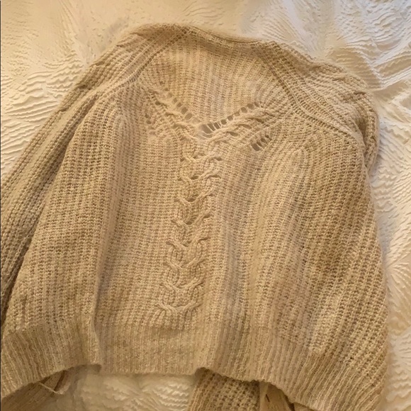 Small “kimchi blue” tan knit sweater - Picture 2 of 2